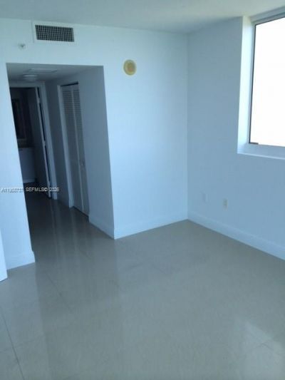 1800 N Bayshore Dr, Unit 2409, Miami, FL 33132 Photo