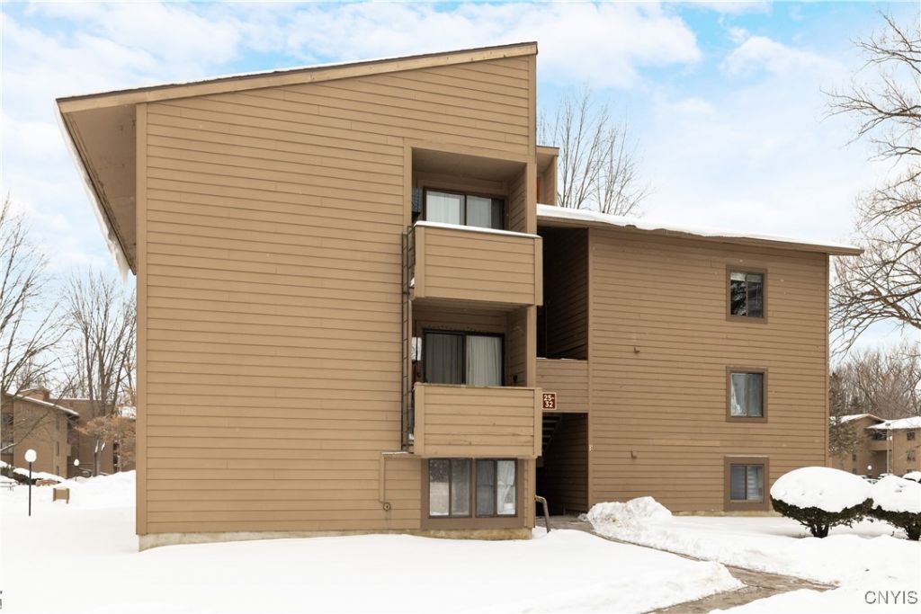 32 Watertree Drive, East Syracuse, NY 13057 Main Photo