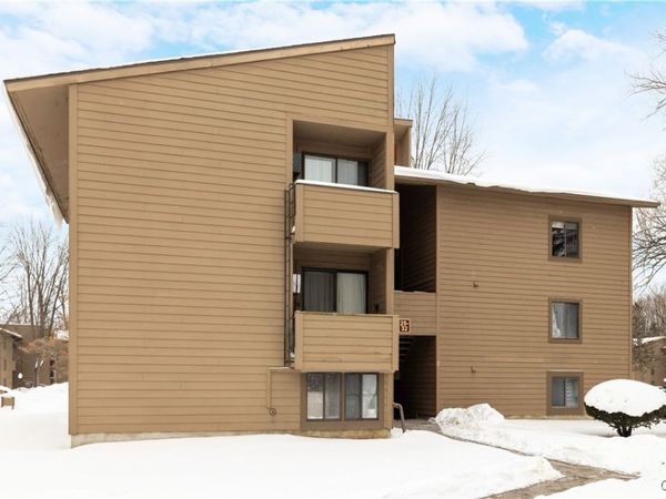 32 Watertree Drive, East Syracuse, NY 13057