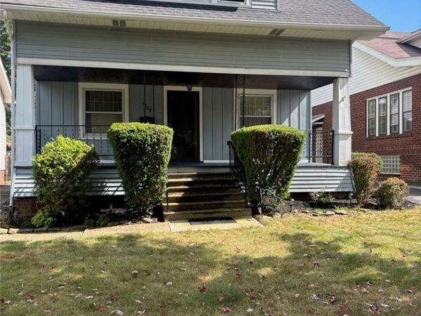1019 Quilliams Road, Cleveland Heights, OH 44121