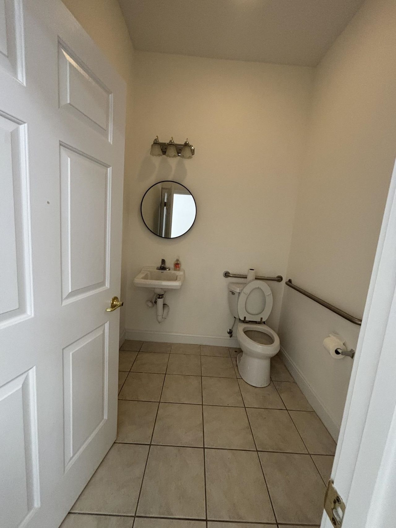 637 Bellamy Ave. Photo 10