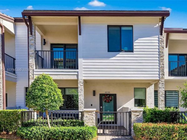 4655 NW 83rd Path, Doral, FL 33166