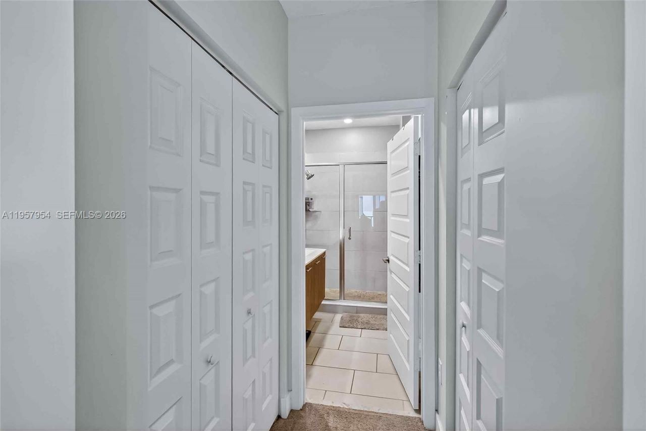 4655 NW 83rd Path, Doral, FL 33166 Photo