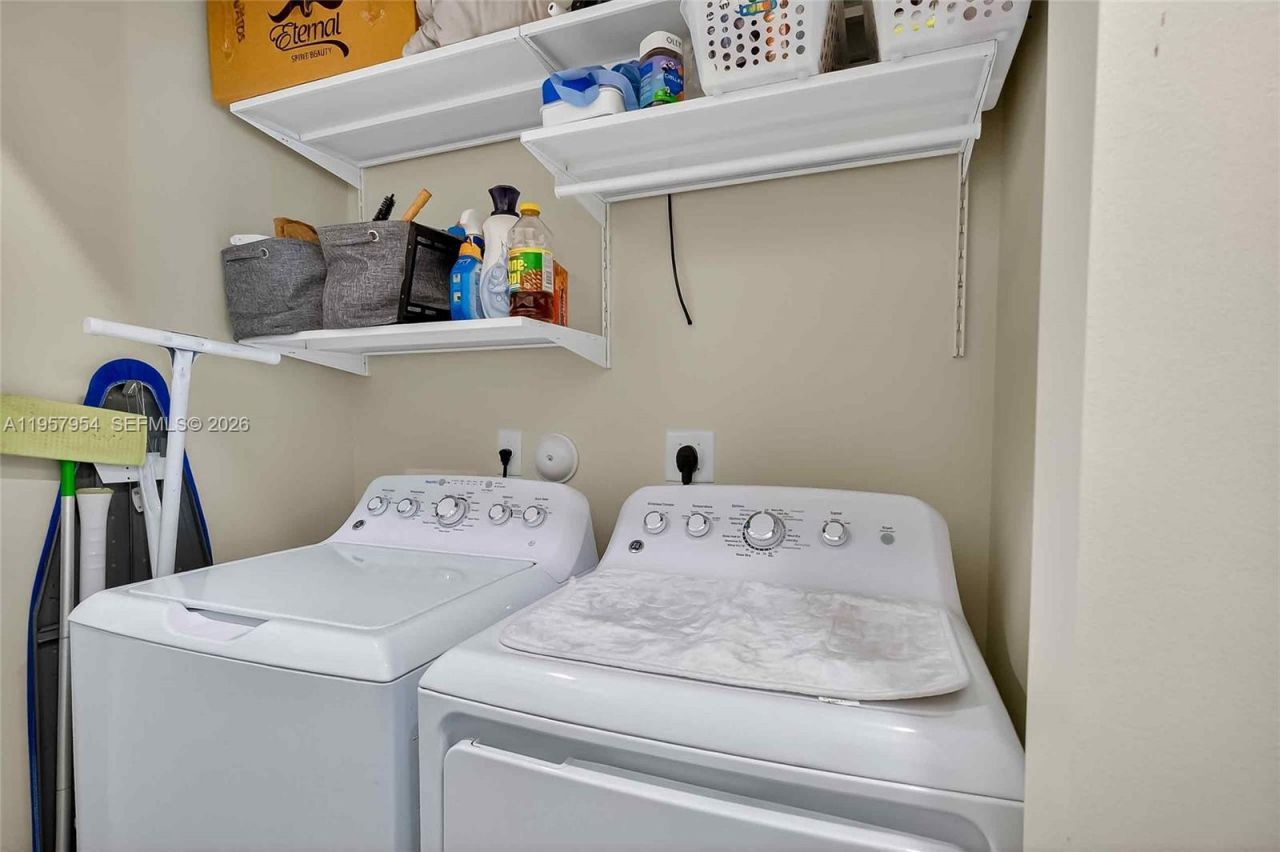 4655 NW 83rd Path, Doral, FL 33166 Photo