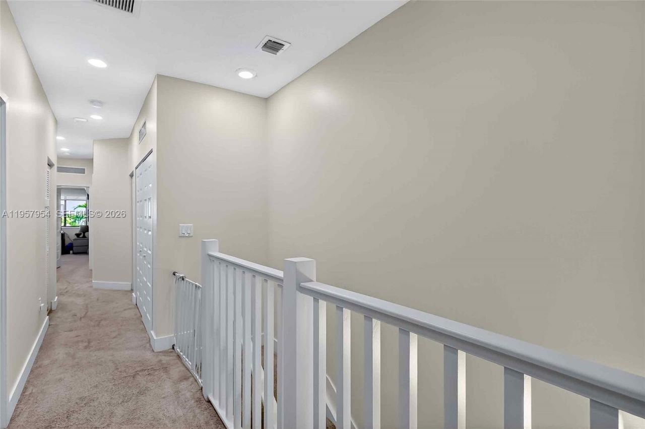 4655 NW 83rd Path, Doral, FL 33166 Photo