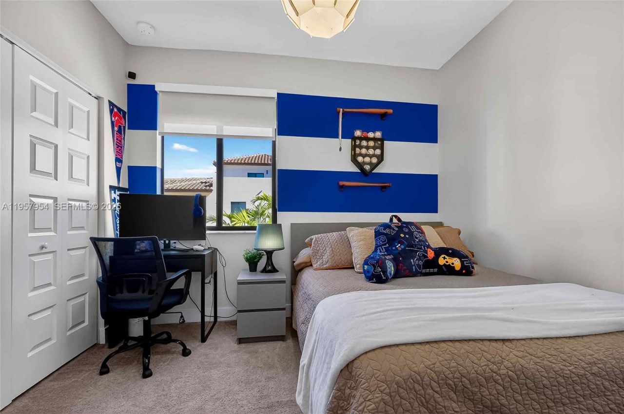 4655 NW 83rd Path, Doral, FL 33166 Photo