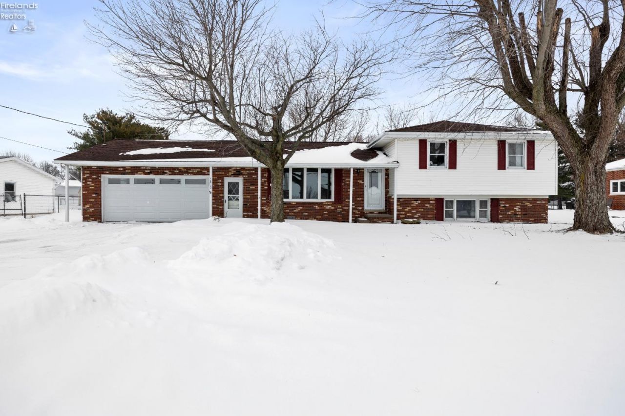 5812 Tiffin Avenue, Castalia, OH 44824 Main Photo