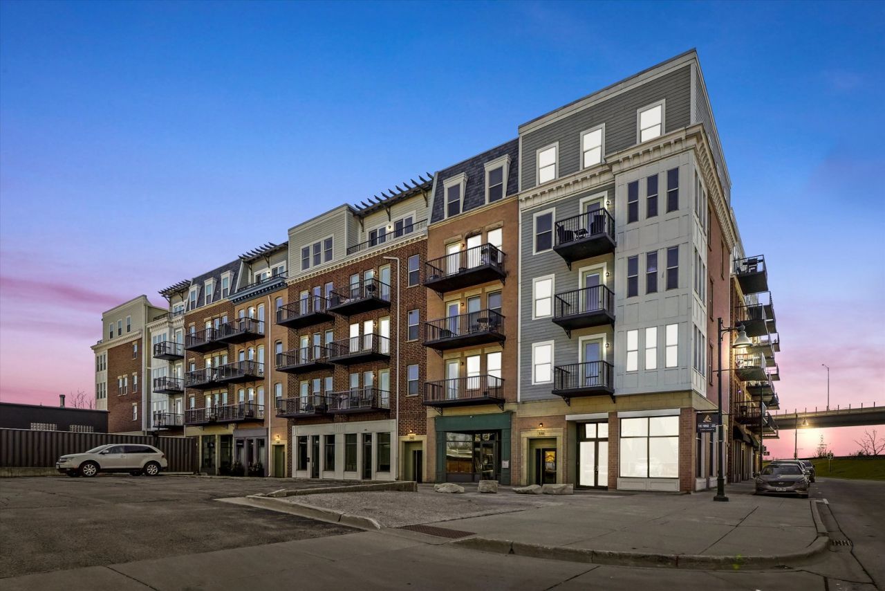 348 River Street, Unit 3204, Lemont, IL 60439 Main Photo