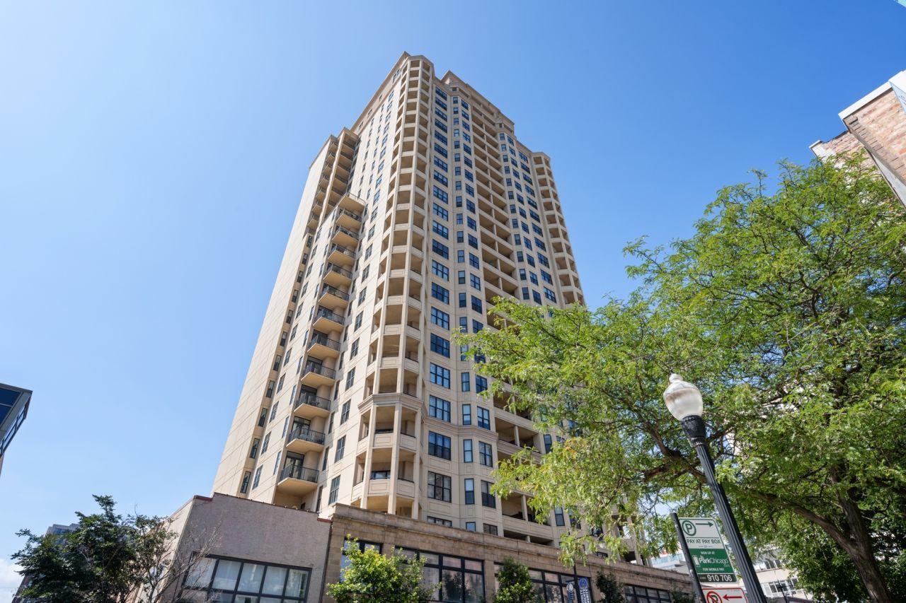 1464 S Michigan Avenue, Unit 1701, Chicago, IL 60605 Main Photo