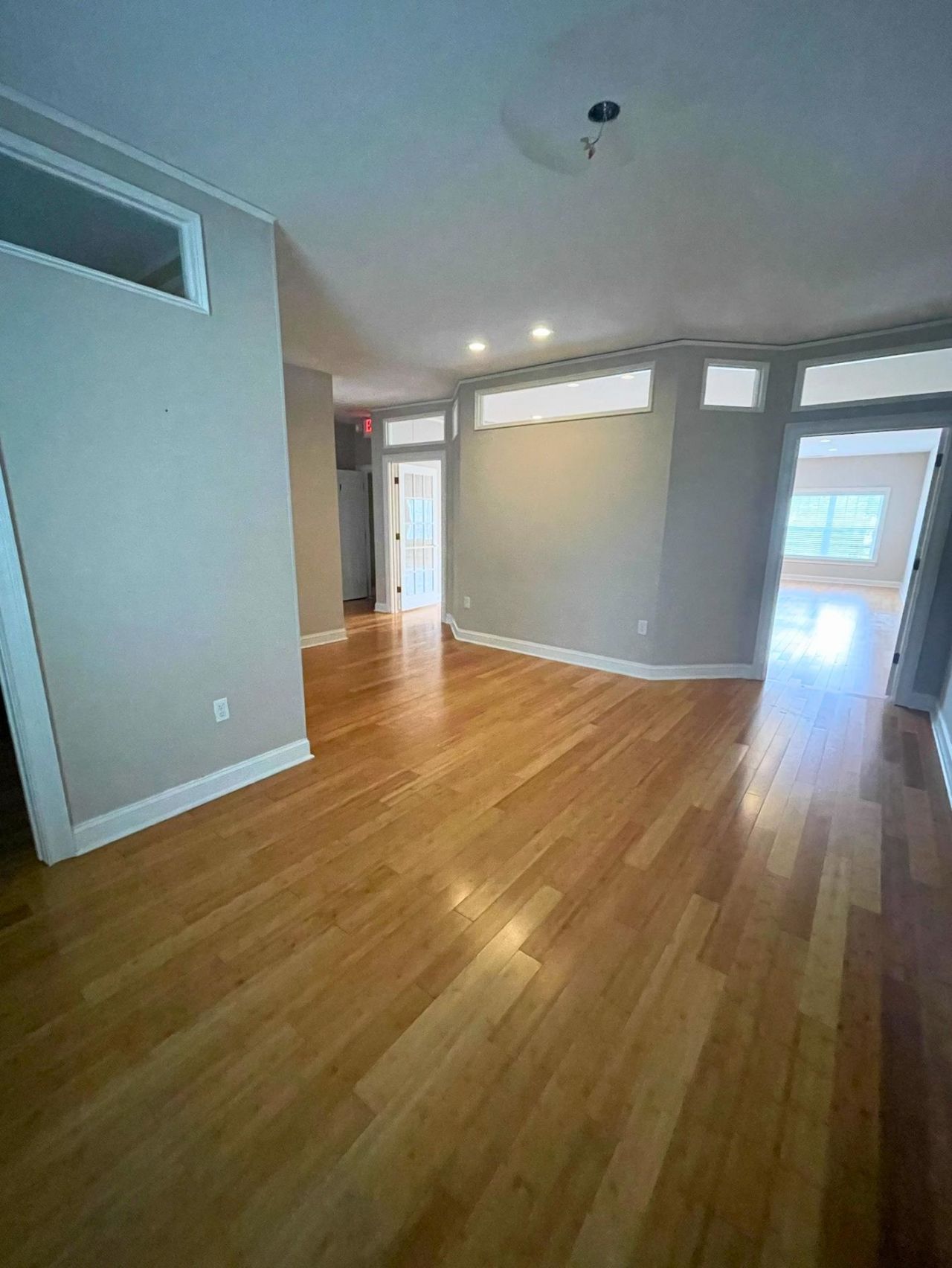 637 Bellamy Ave. Photo 4