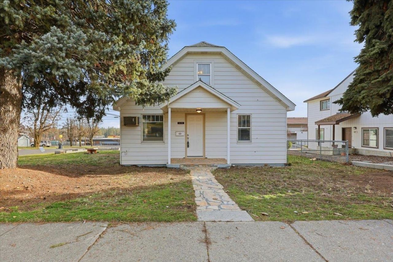 821 3rd St, Cheney, WA 99004 Main Photo