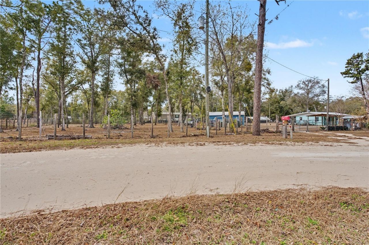 5710 NE 140th Court, Williston, FL 32696 Photo