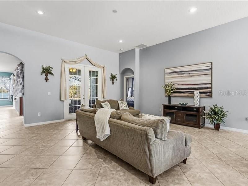 342 Osprey Lakes Circle, Chuluota, FL 32766 Photo