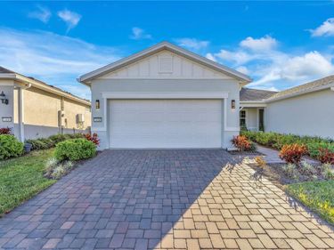 2434 N CLIFF WAY, ST CLOUD, FL 34771