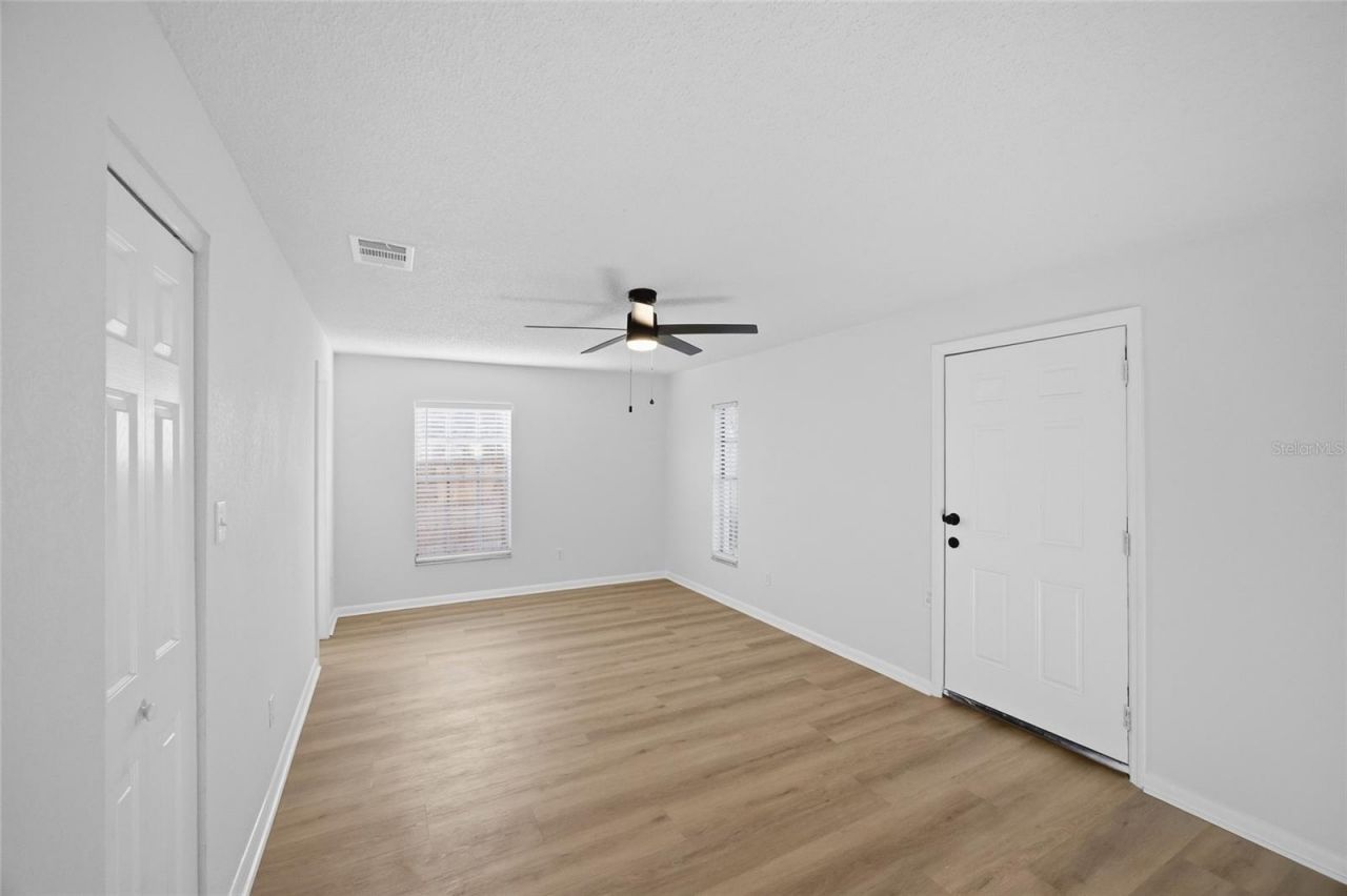 1812 E 99th Avenue, Tampa, FL 33612 Photo