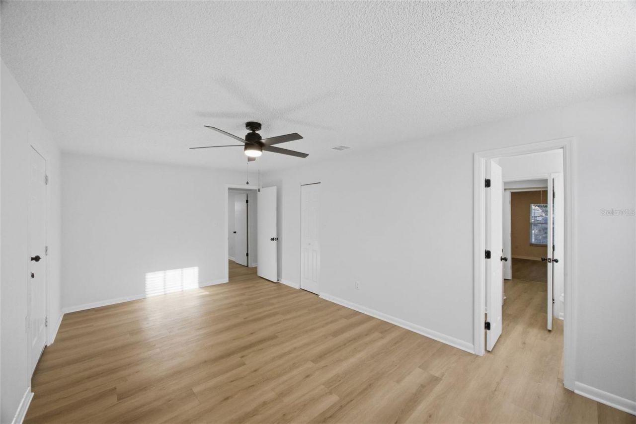 1812 E 99th Avenue, Tampa, FL 33612 Photo