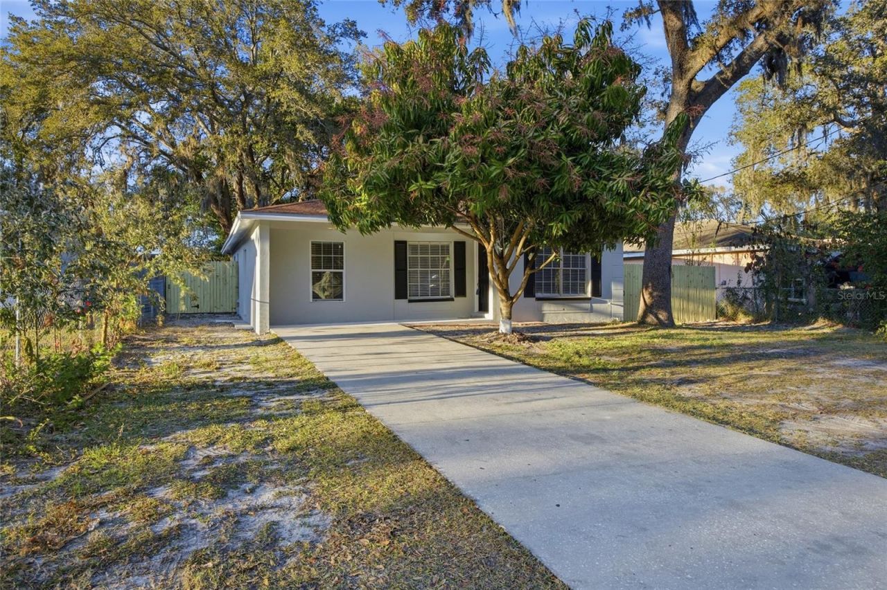 1812 E 99th Avenue, Tampa, FL 33612 Photo