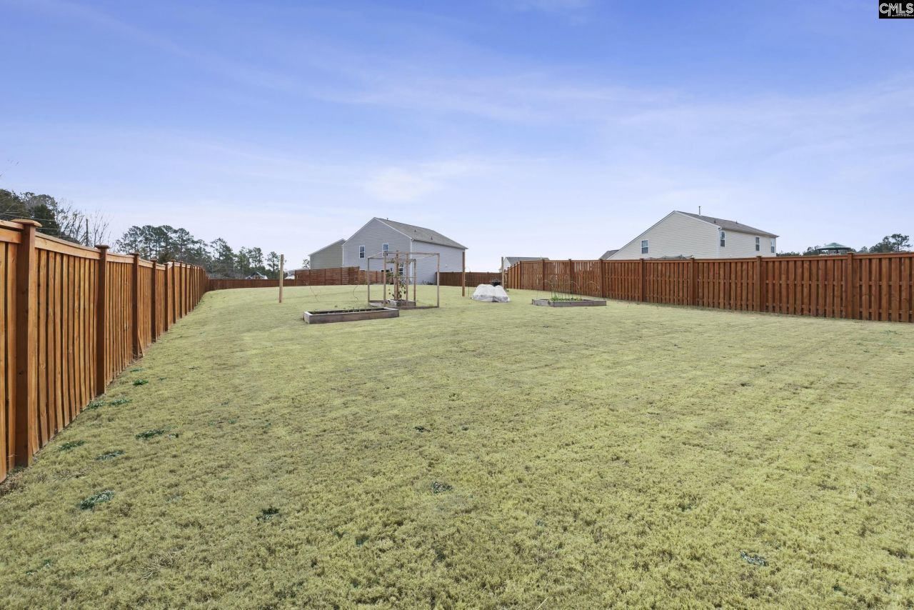 312 Throne Court Photo 10