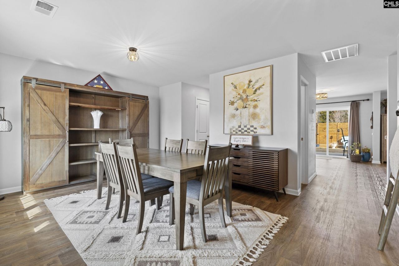 312 Throne Court Photo 14