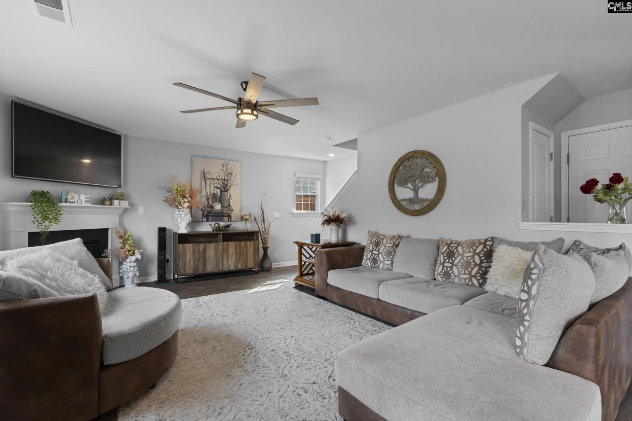 312 Throne Court Photo 18