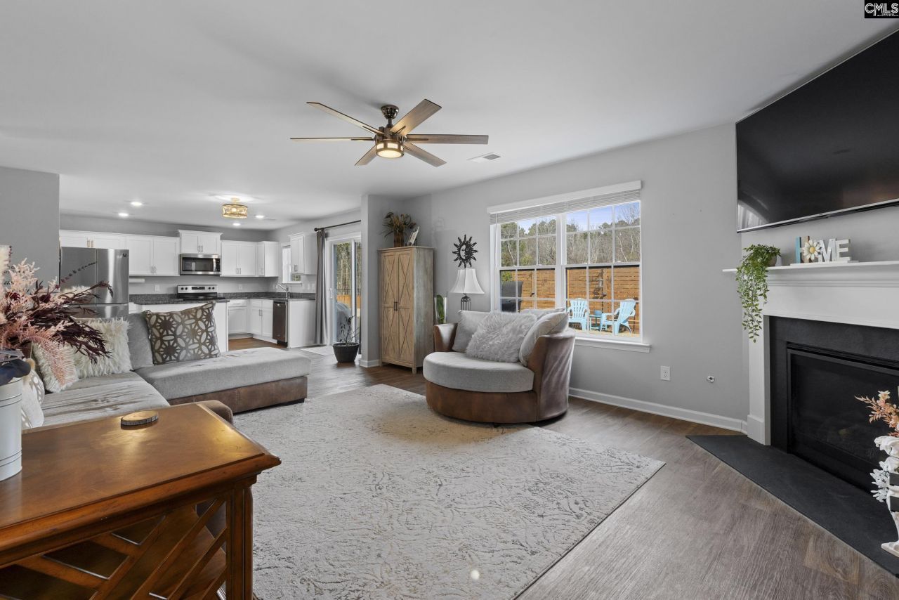 312 Throne Court Photo 19