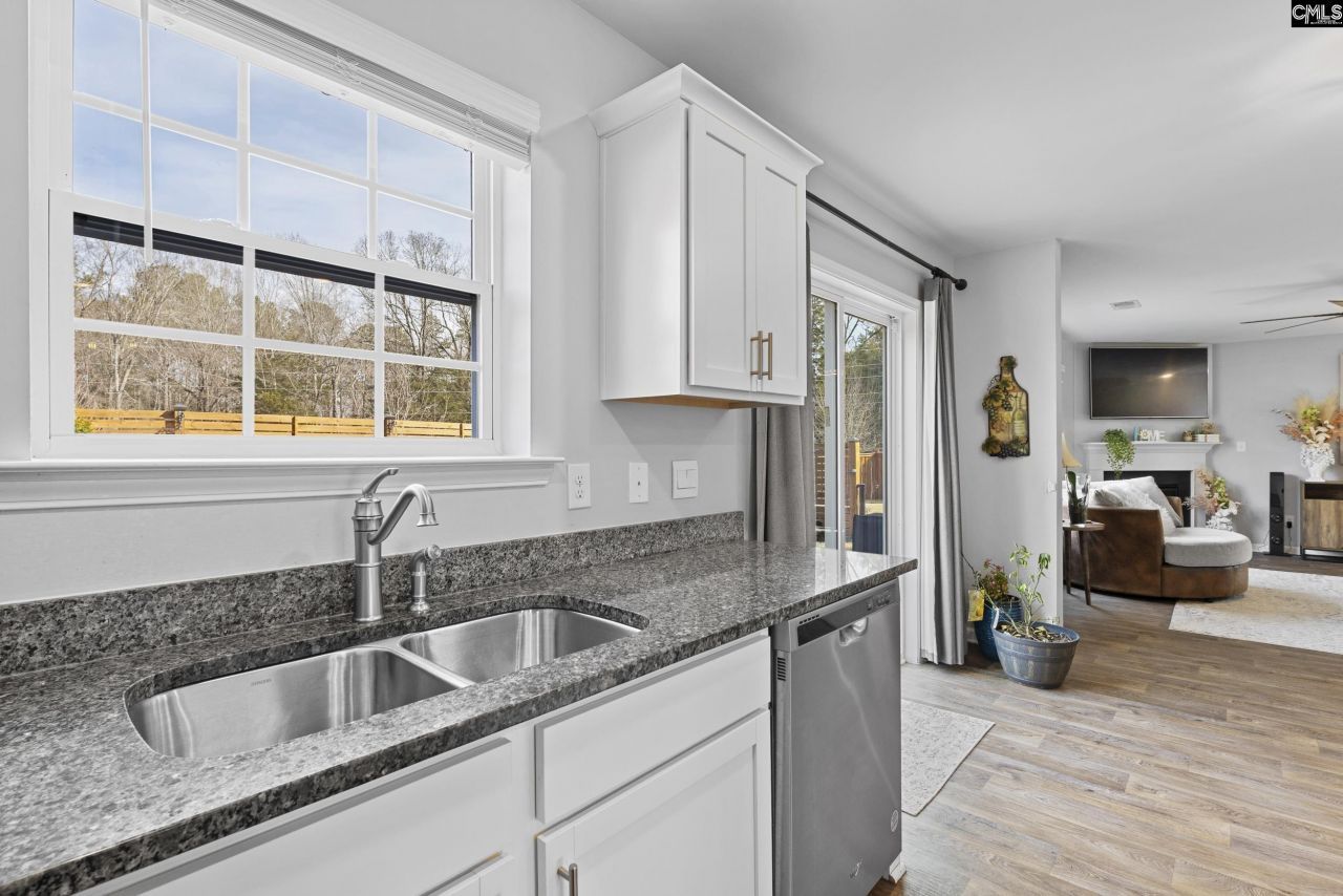 312 Throne Court Photo 22