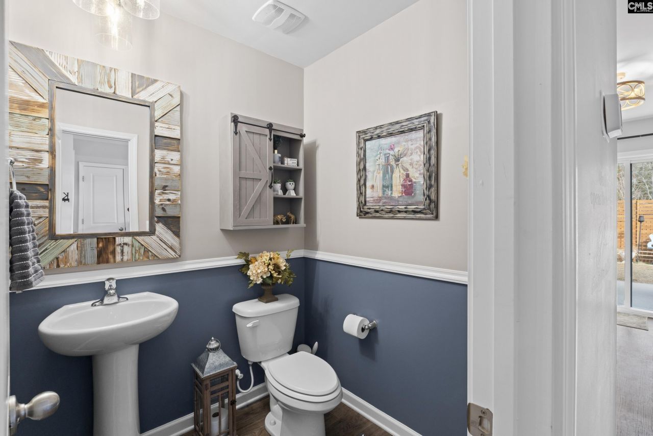 312 Throne Court Photo 24