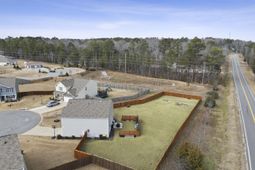 312 Throne Court photo 4