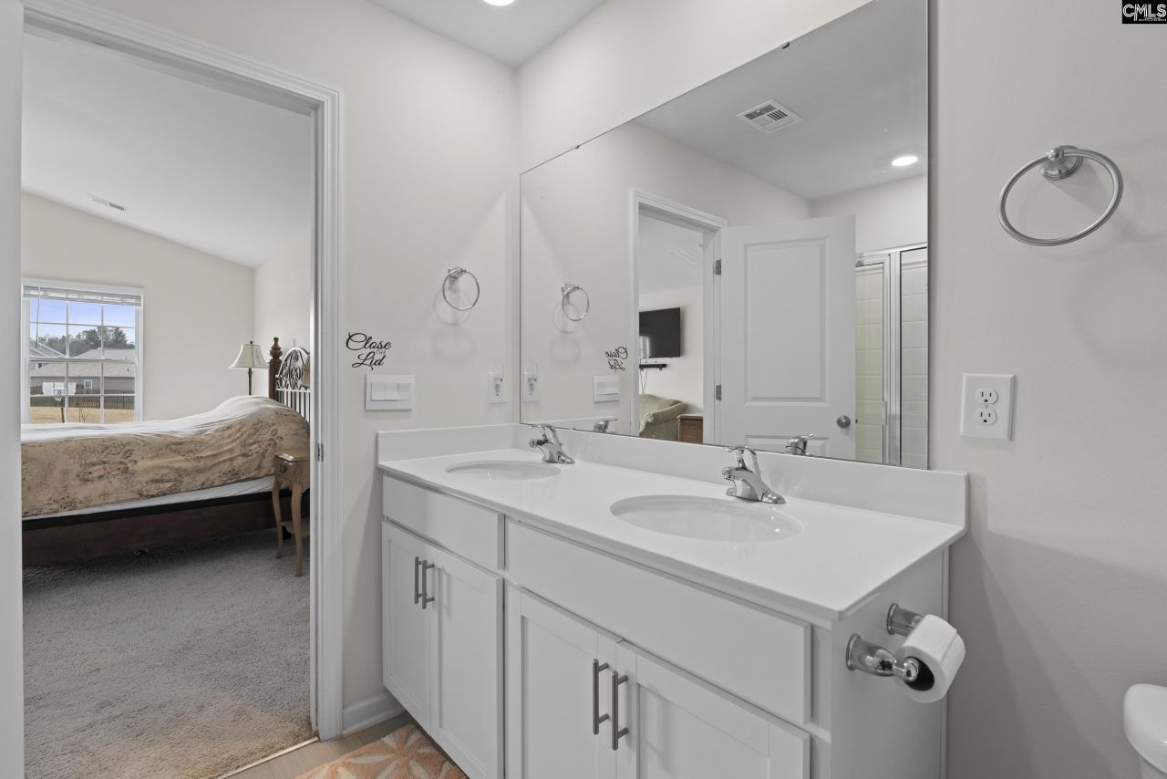 312 Throne Court Photo 31