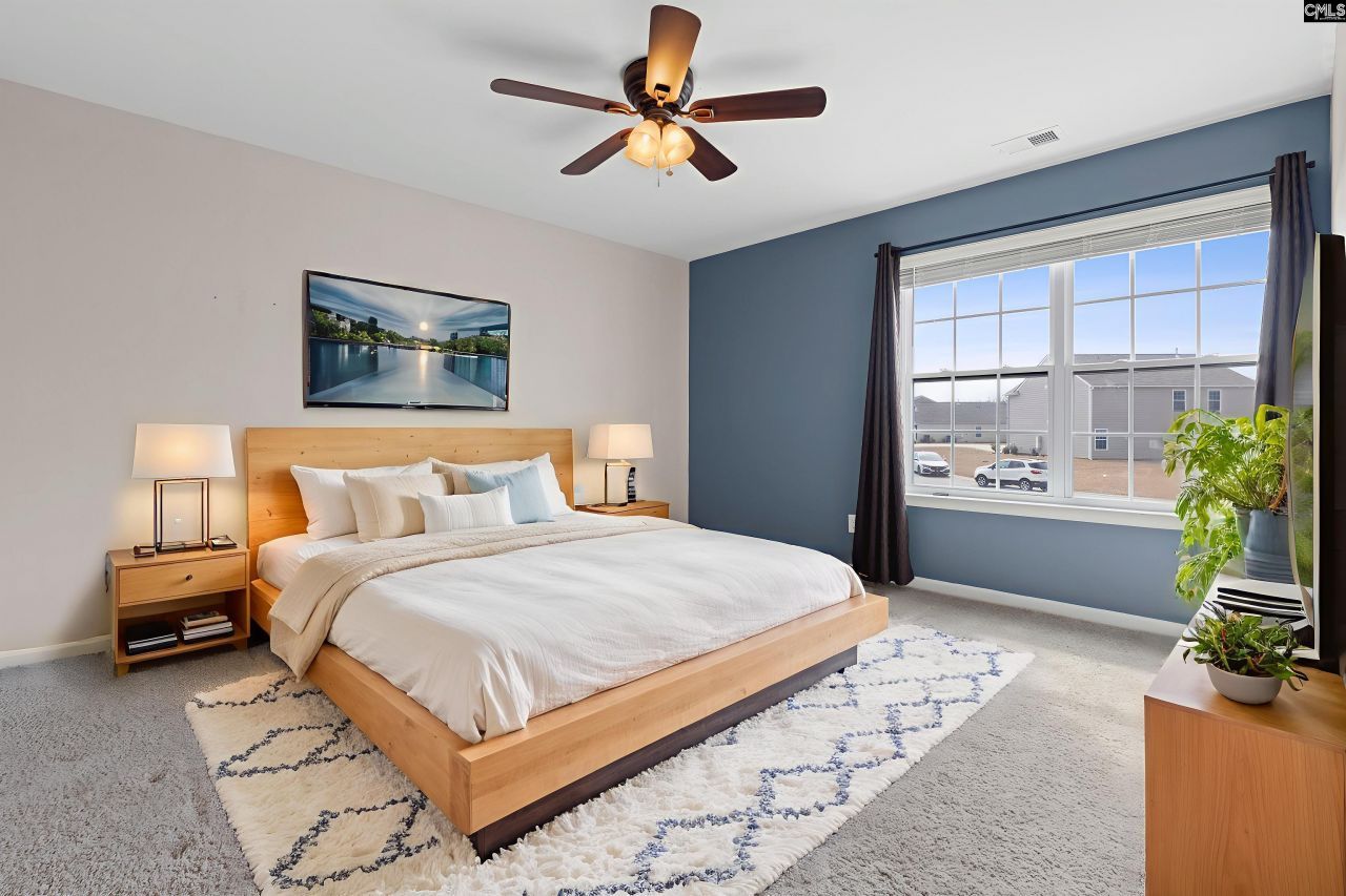 312 Throne Court Photo 32