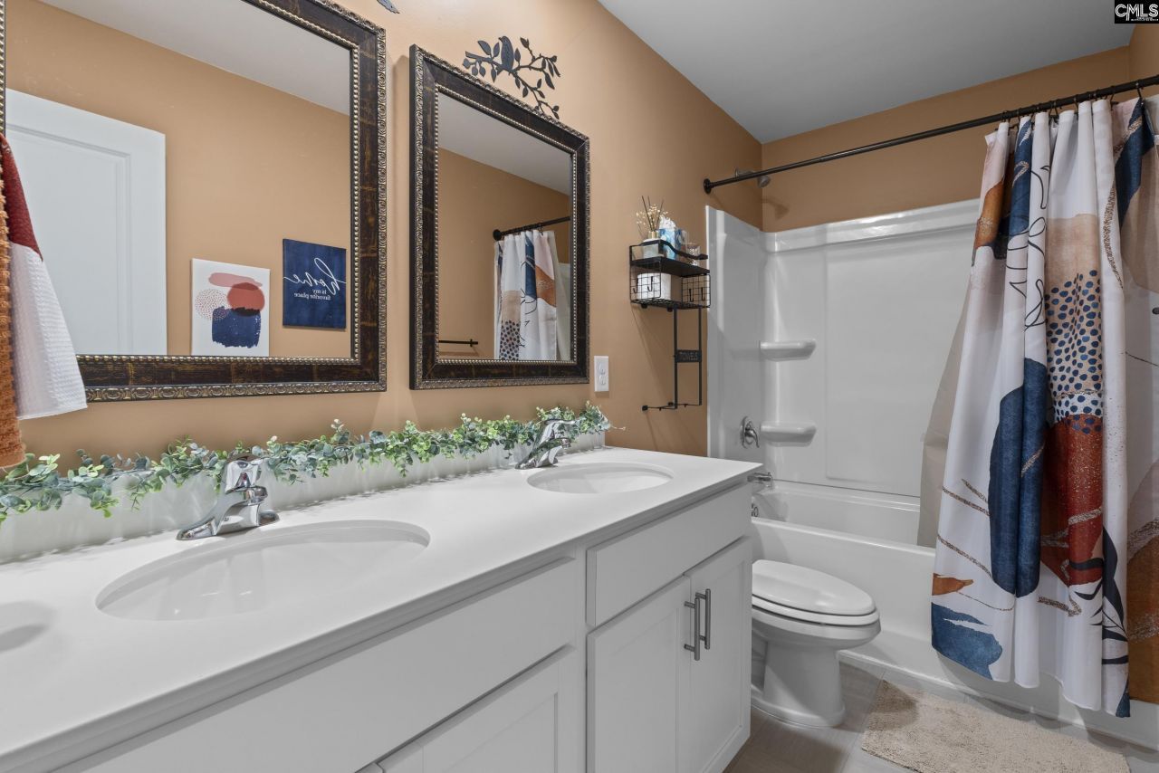 312 Throne Court Photo 35