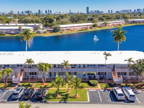 901 SW 11th Ave , Unit 17H, Hallandale Beach, FL 33009