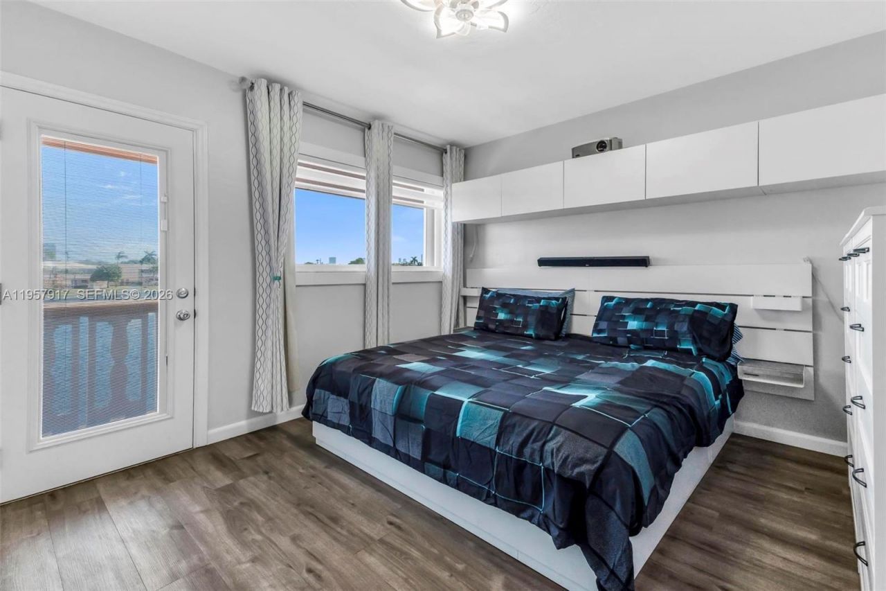 901 SW 11th Ave , Unit 17H, Hallandale Beach, FL 33009 Photo