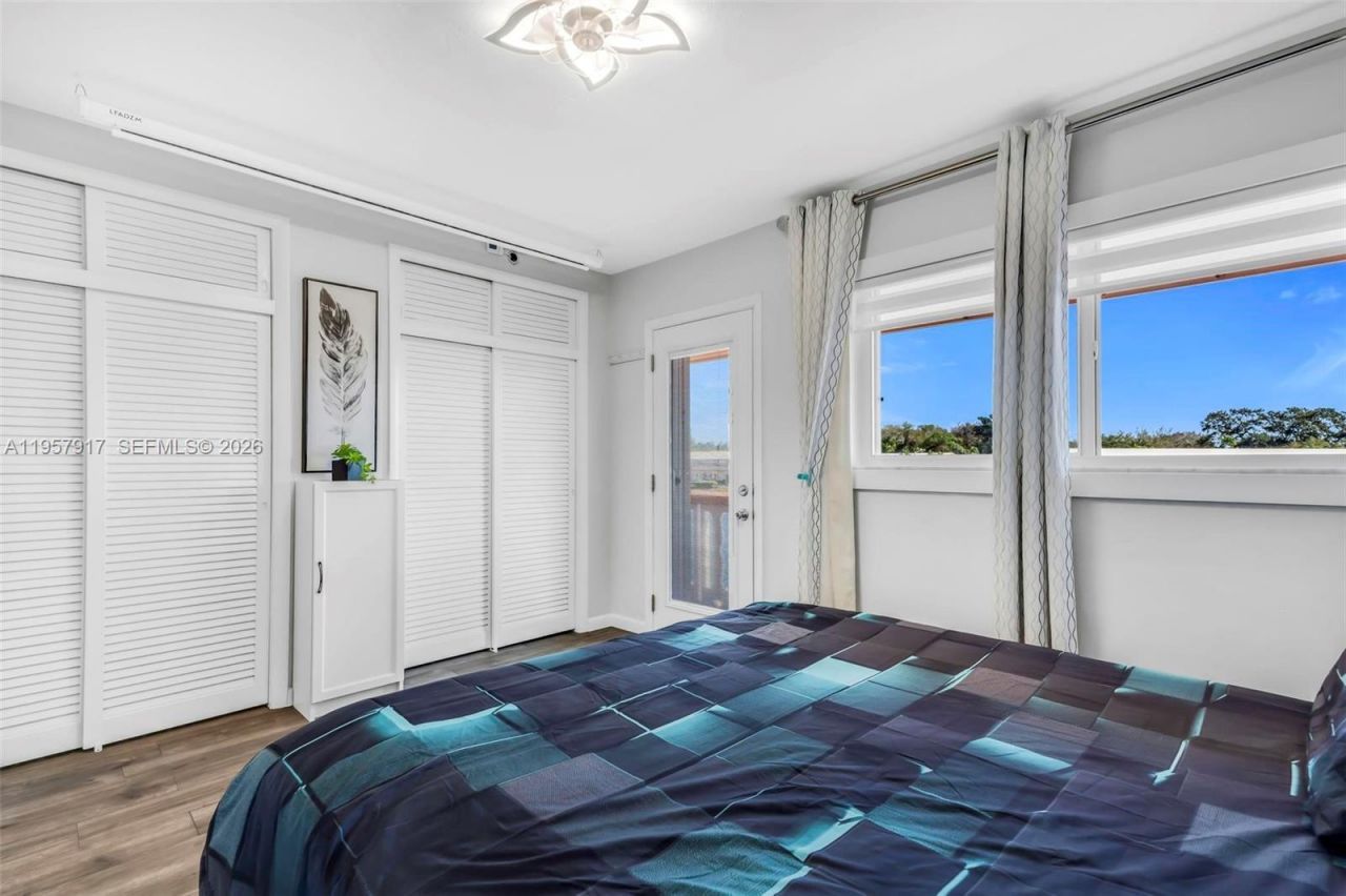 901 SW 11th Ave , Unit 17H, Hallandale Beach, FL 33009 Photo