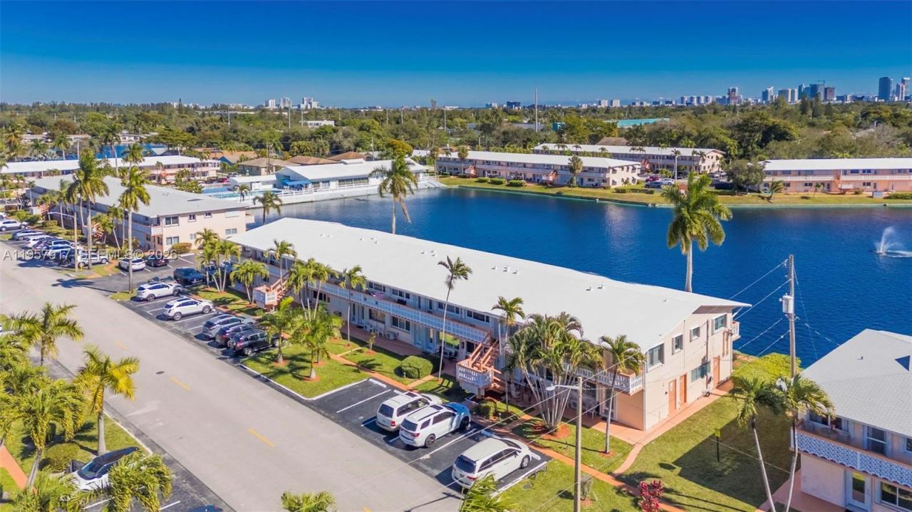 901 SW 11th Ave , Unit 17H, Hallandale Beach, FL 33009 Photo