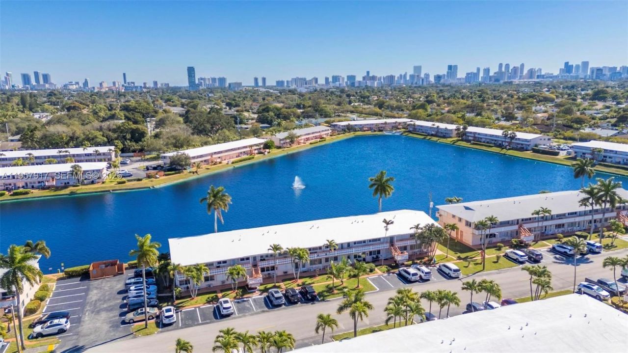 901 SW 11th Ave , Unit 17H, Hallandale Beach, FL 33009 Photo