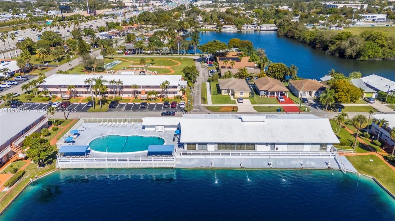 901 SW 11th Ave , Unit 17H, Hallandale Beach, FL 33009 Photo