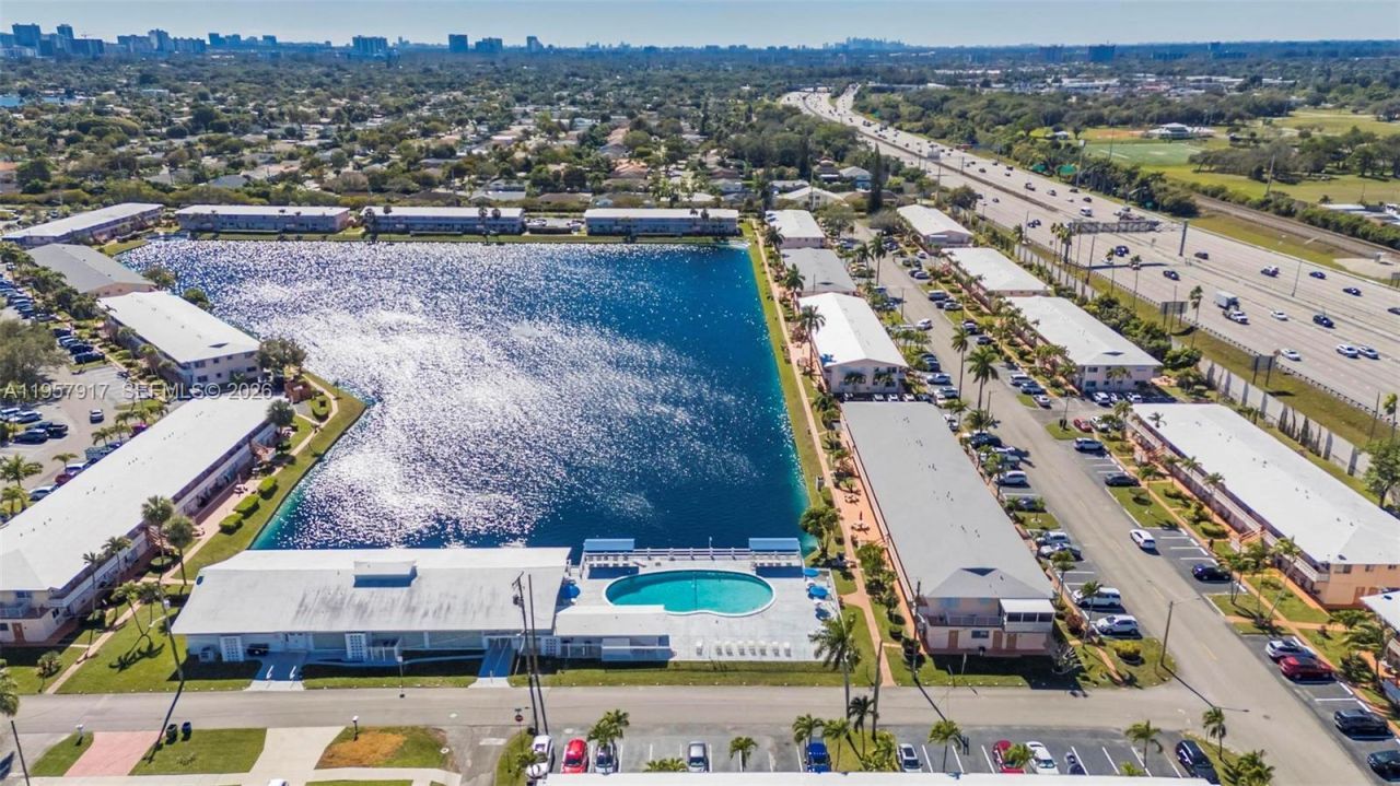 901 SW 11th Ave , Unit 17H, Hallandale Beach, FL 33009 Photo