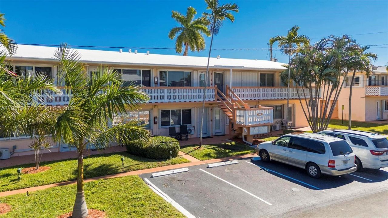 901 SW 11th Ave , Unit 17H, Hallandale Beach, FL 33009 Photo