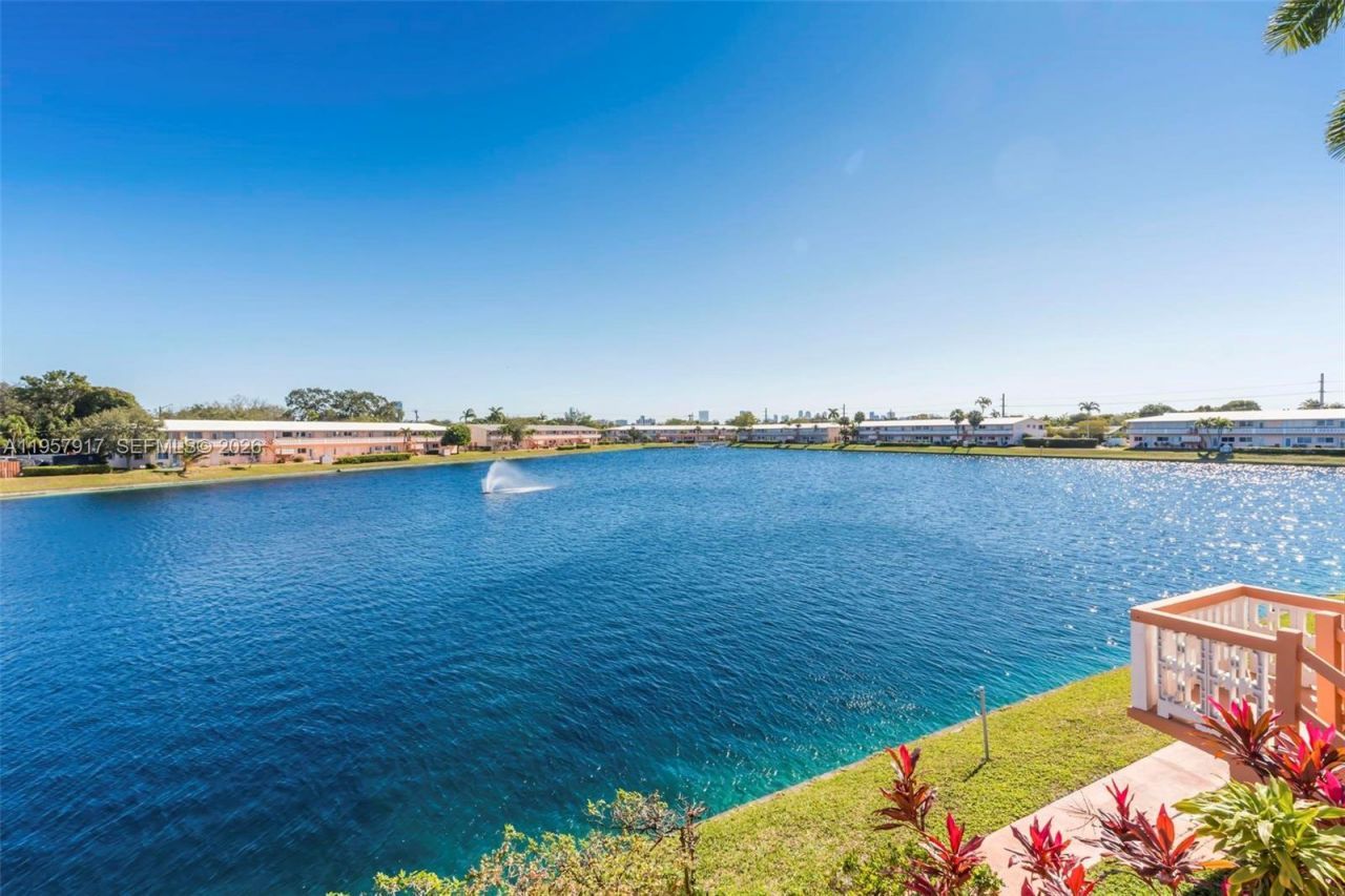 901 SW 11th Ave , Unit 17H, Hallandale Beach, FL 33009 Photo