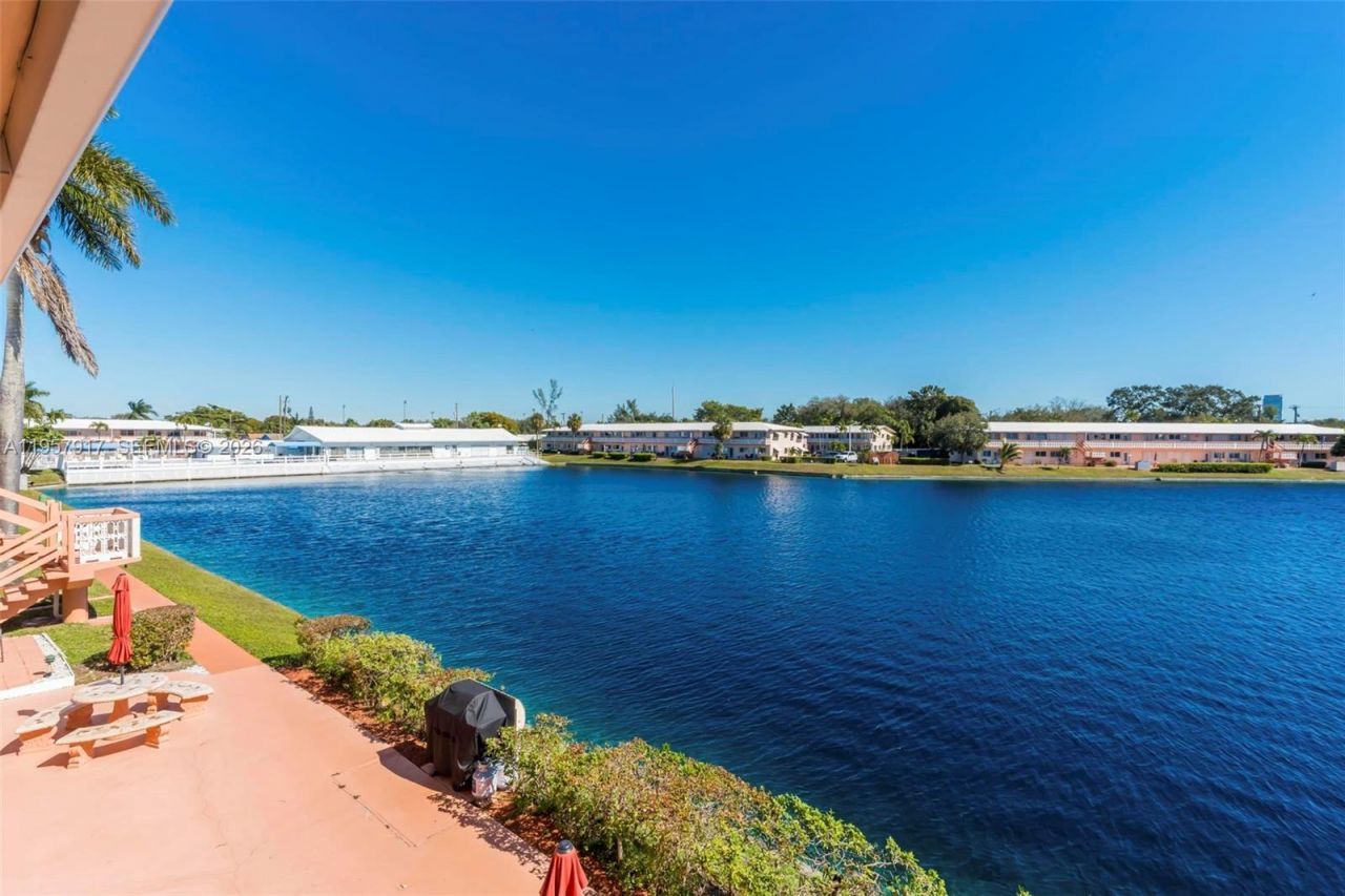 901 SW 11th Ave , Unit 17H, Hallandale Beach, FL 33009 Photo