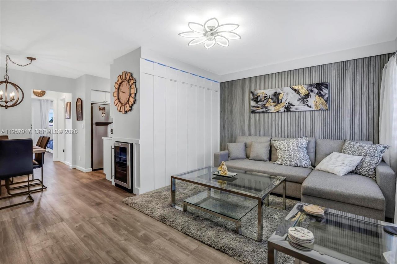 901 SW 11th Ave , Unit 17H, Hallandale Beach, FL 33009 Photo