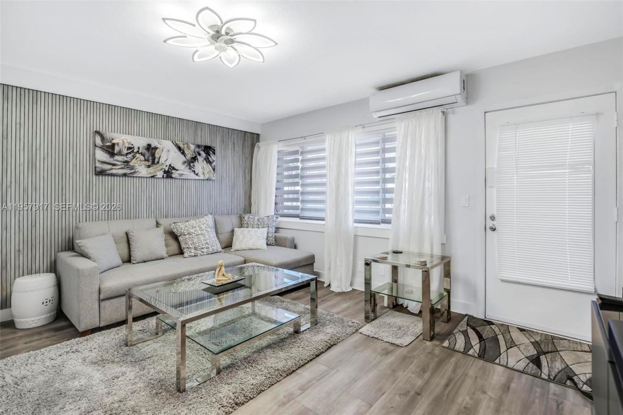 901 SW 11th Ave , Unit 17H, Hallandale Beach, FL 33009 Photo