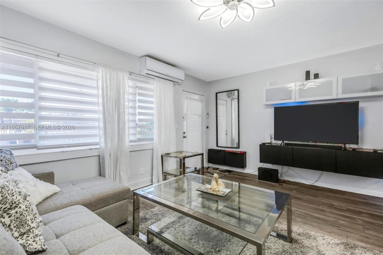 901 SW 11th Ave , Unit 17H, Hallandale Beach, FL 33009 Photo