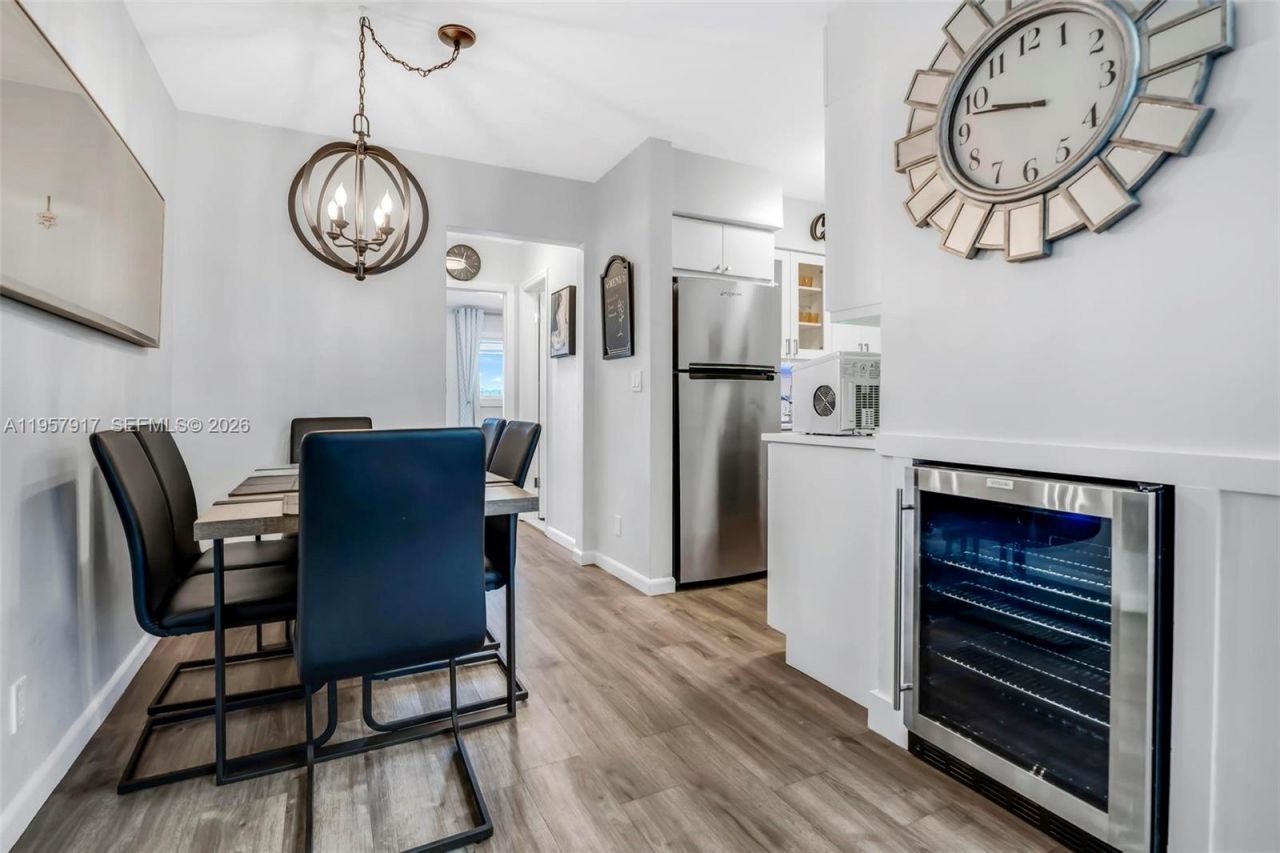 901 SW 11th Ave , Unit 17H, Hallandale Beach, FL 33009 Photo