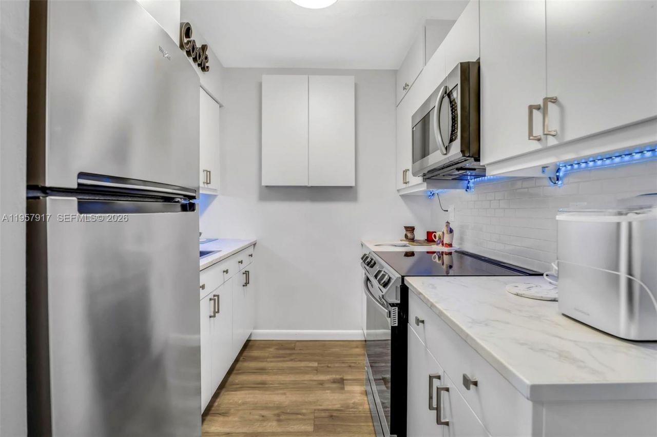 901 SW 11th Ave , Unit 17H, Hallandale Beach, FL 33009 Photo