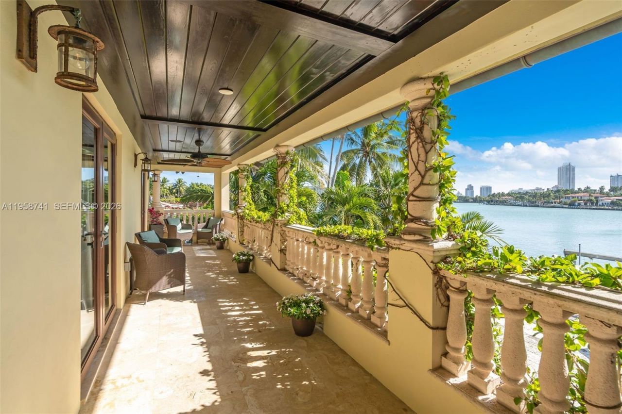 1398 Bay Dr , Miami Beach, FL 33141 Photo