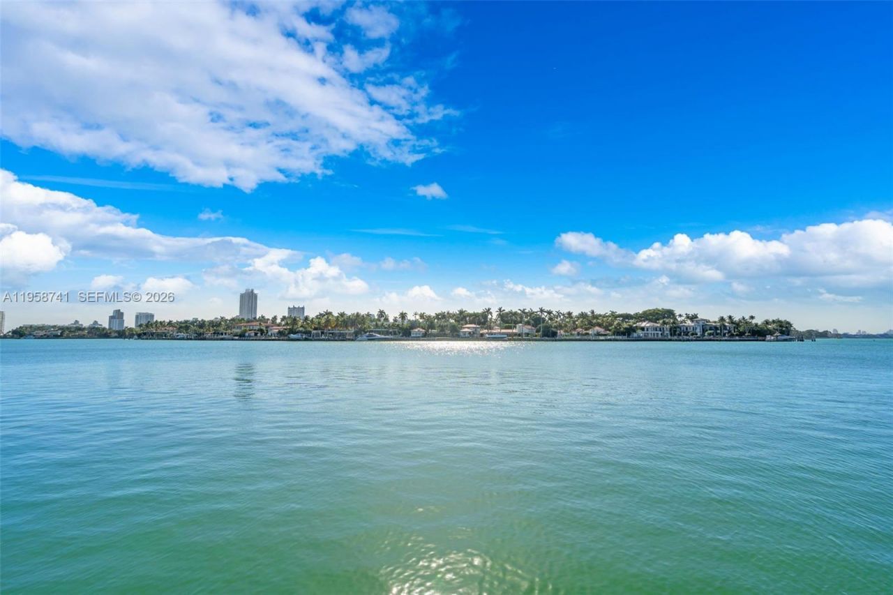 1398 Bay Dr , Miami Beach, FL 33141 Photo