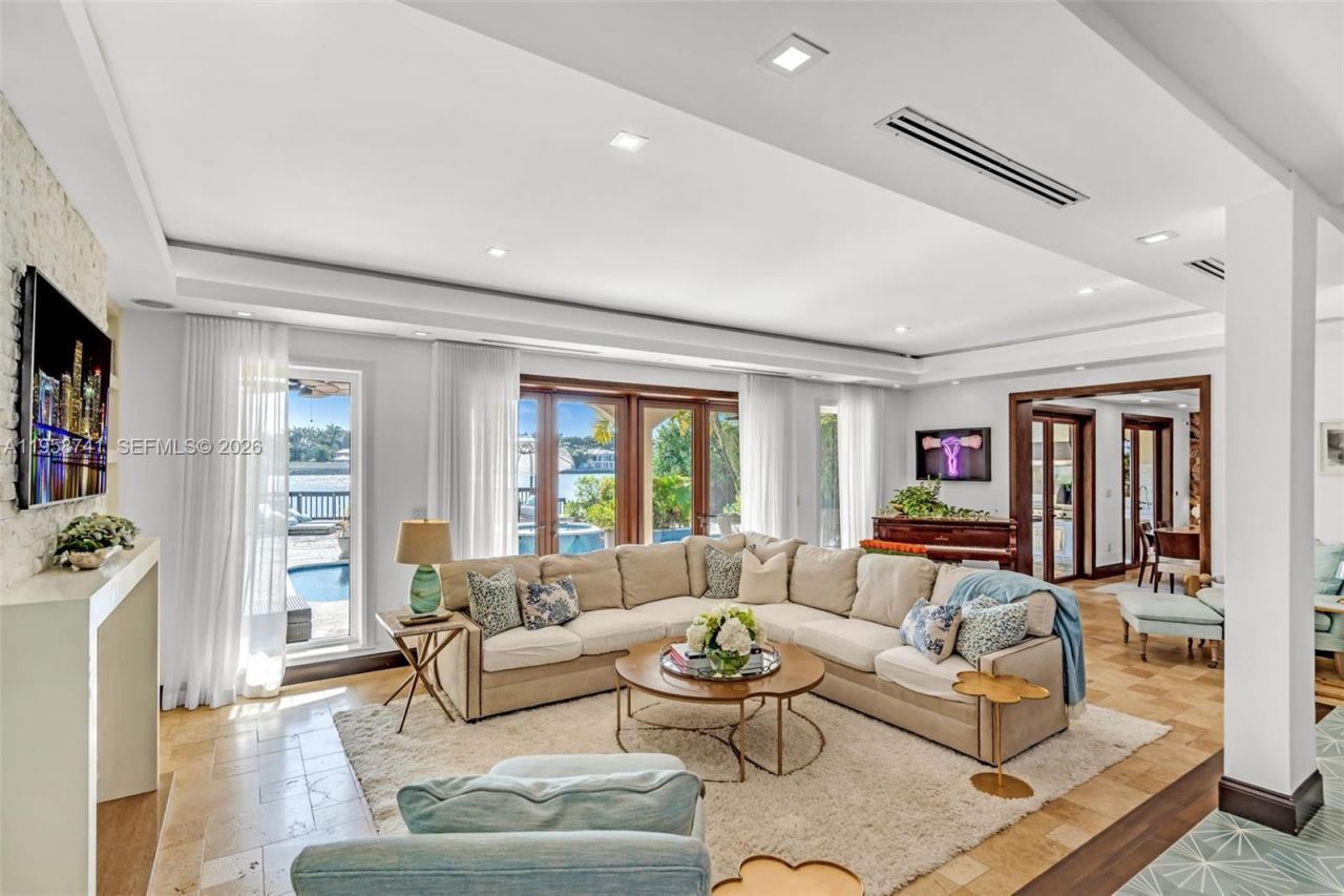 1398 Bay Dr , Miami Beach, FL 33141 Photo