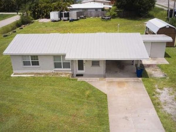 1637 Piney RD , NORTH FORT MYERS, FL 33903